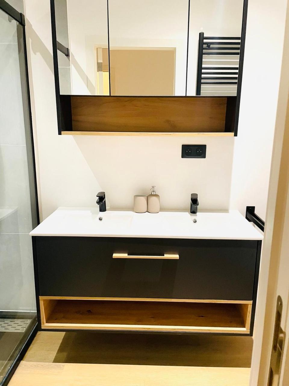 Camus Flats Apartment Брюксел Екстериор снимка
